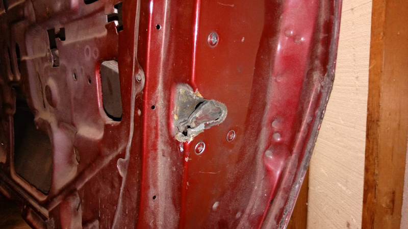 Illustration for article titled Latches? WE DON'T NEED NO STINKIN' LATCHES! Trans Am Moving Plan Day 12